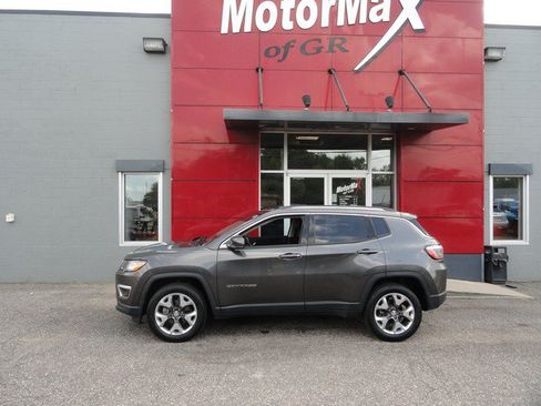 Used 2021 Jeep Compass Limited AWD/4WD image 2