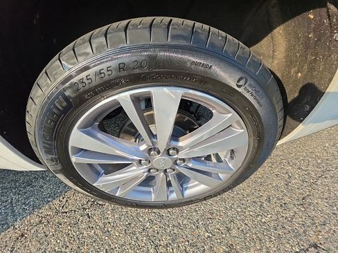 Used 2024 Cadillac XT6 Premium Luxury w/ Technology Package AWD/4WD image 36