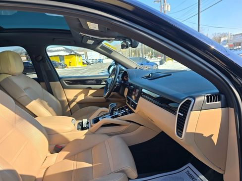 Used 2019 Porsche Cayenne image 19