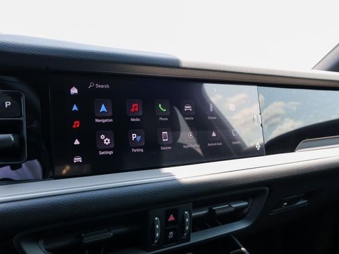 Certified 2025 Porsche Cayenne image 18