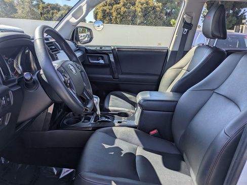 Used 2020 Toyota 4Runner TRD Off-Road Premium image 8