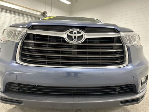 Used 2016 Toyota Highlander XLE image 10