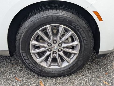 Used 2024 Buick Enclave Premium image 14