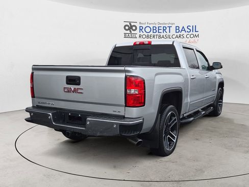 Used 2018 GMC Sierra 1500 SLE w/ Black Pack image 5