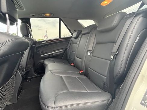 Used 2011 Mercedes-Benz ML 350 4MATIC image 32