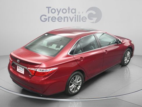 Used 2017 Toyota Camry SE w/ Moonroof Package FWD image 14
