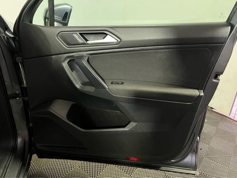 Used 2021 Volkswagen Tiguan S image 27