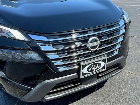 Used 2025 Nissan Rogue SV image 29