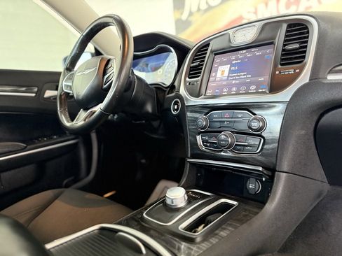 Used 2020 Chrysler 300 Touring w/ Sport Appearance Package image 40