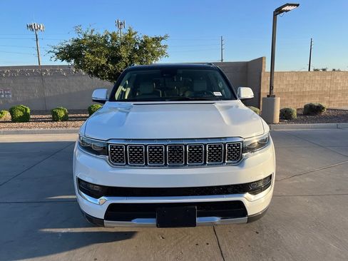 Used 2022 Jeep Grand Wagoneer Series II w/ Convenience Group III AWD/4WD image 3