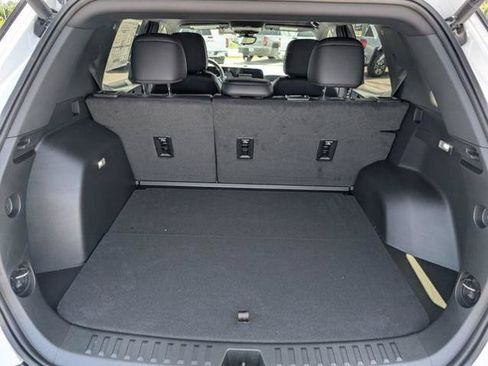 New 2026 Chevrolet Equinox LT w/ Convenience Package II FWD image 16
