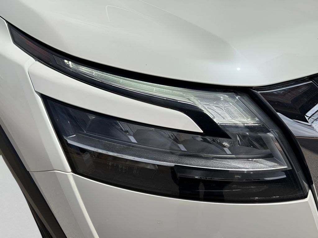 Certified 2023 Nissan Pathfinder SL FWD image 31