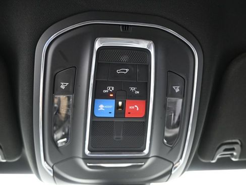 Used 2024 Jeep Wagoneer Series II AWD/4WD image 43