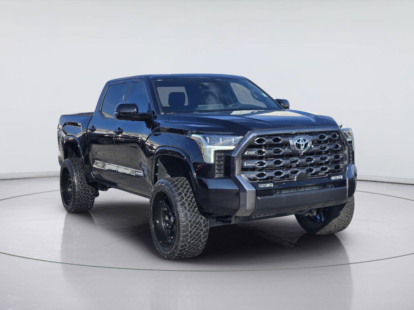 Used 2023 Toyota Tundra Platinum AWD/4WD image 3