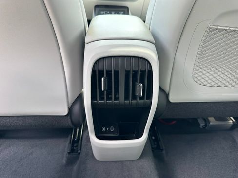 Used 2024 Hyundai Kona Limited FWD image 24