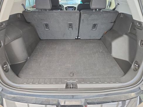 Used 2024 GMC Terrain SLE image 21