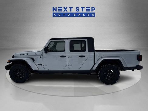 Used 2022 Jeep Gladiator Sport AWD/4WD image 4