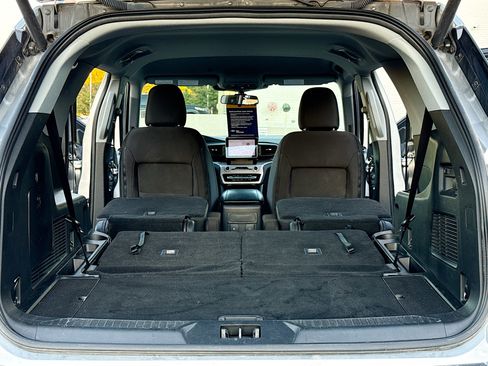 Used 2023 Ford Explorer XLT w/ Class IV Trailer Tow Package image 7