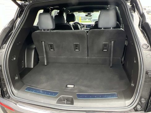 Certified 2023 Buick Enclave Essence image 11