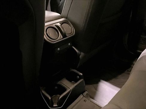 Used 2020 Jeep Wrangler Unlimited Sport image 10