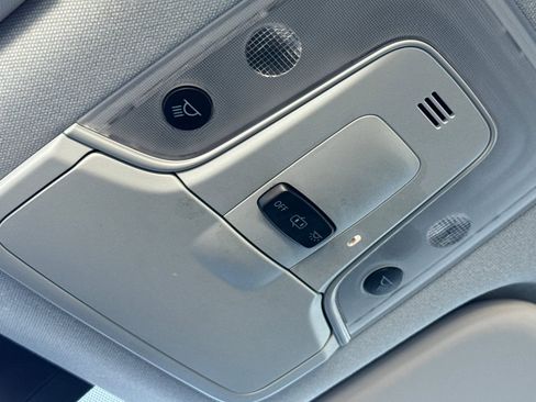 Used 2018 Toyota Prius One image 25