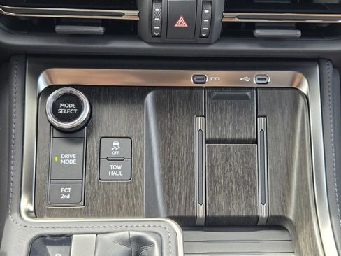Used 2026 Lexus GX 550 AWD/4WD image 16