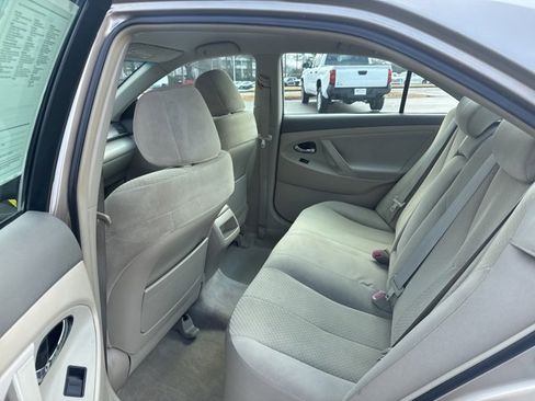 Used 2009 Toyota Camry LE image 16