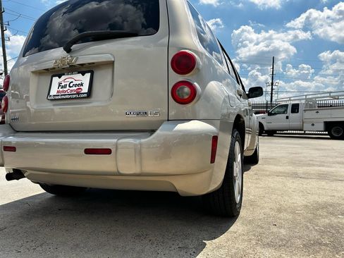 Used 2009 Chevrolet HHR LS image 19