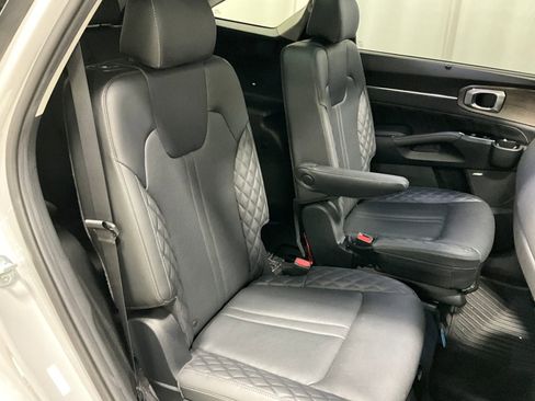 Used 2023 Kia Sorento SX Prestige image 23