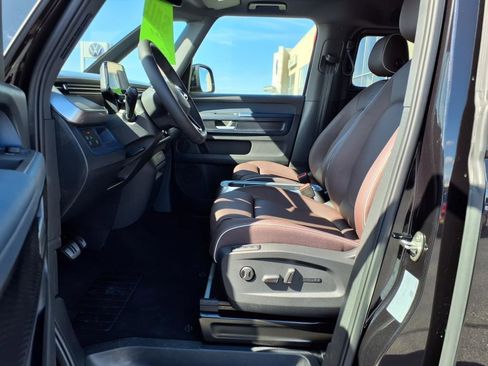 New 2025 Volkswagen ID. Buzz Pro S RWD image 9