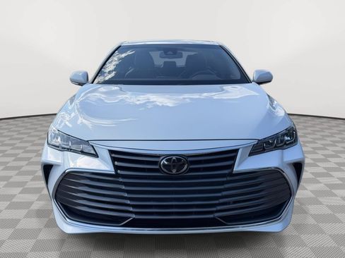 Used 2021 Toyota Avalon XLE FWD image 2