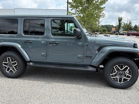 New 2026 Jeep Wrangler Unlimited Sahara AWD/4WD image 7