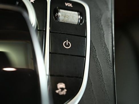 Used 2018 Mercedes-Benz GLC 300 4MATIC image 27