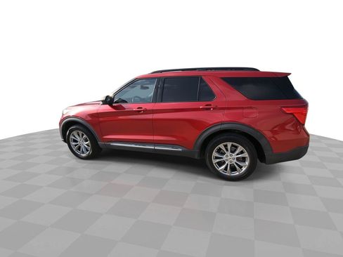 Used 2020 Ford Explorer XLT w/ Equipment Group 202A AWD/4WD image 6