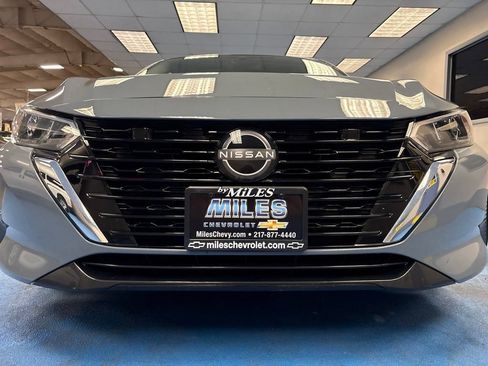 Used 2025 Nissan Sentra SV FWD image 12