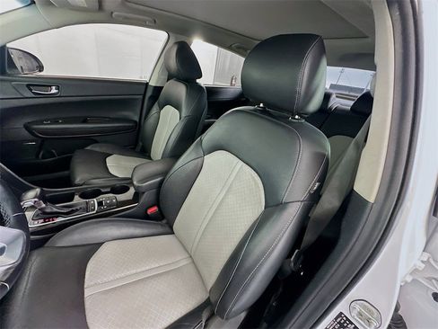Used 2020 Kia Optima Premium image 22