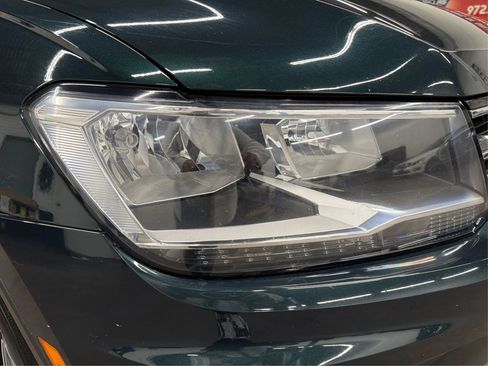 Used 2018 Volkswagen Tiguan SEL FWD image 42
