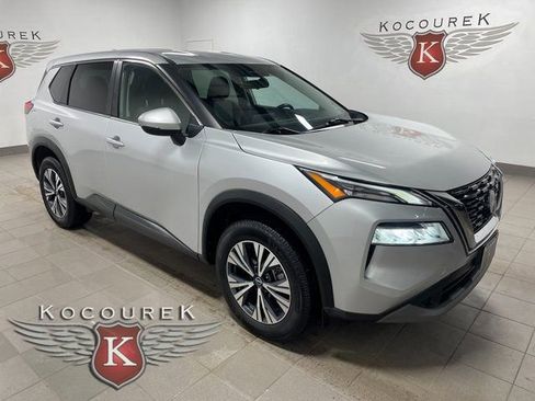 Used 2022 Nissan Rogue SV image 1