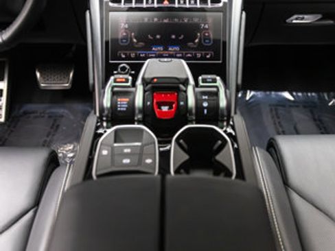 Used 2021 Lamborghini Urus image 92