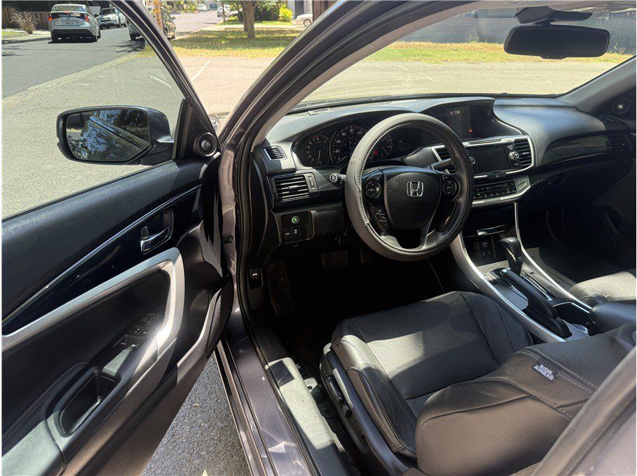Used 2015 Honda Accord EX-L image 11