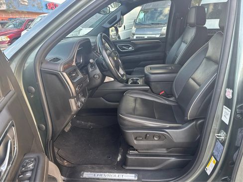 Used 2023 Chevrolet Suburban Premier RWD image 9