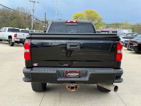 Used 2016 GMC Sierra 2500 Denali w/ Duramax Plus Package AWD/4WD image 17