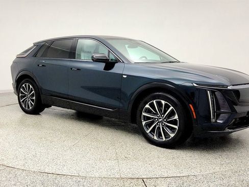 Used 2024 Cadillac Lyriq Sport image 7
