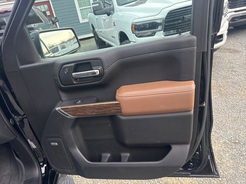 Used 2019 Chevrolet Silverado 1500 High Country w/ Technology Package image 13