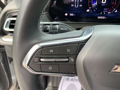 Used 2025 Chevrolet Traverse LT FWD image 27