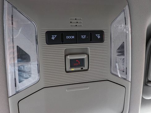Used 2022 Toyota RAV4 XLE w/ Carpet Mat Package (TMS) AWD/4WD image 33