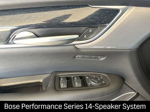 Used 2025 Cadillac XT5 Premium Luxury image 11