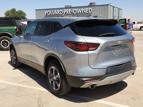 Used 2025 Chevrolet Blazer LT FWD image 2