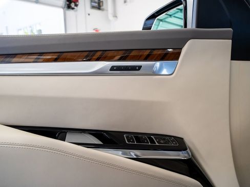 Used 2025 Cadillac Escalade Sport Platinum AWD/4WD image 30
