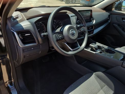 Certified 2021 Nissan Rogue SV FWD image 17